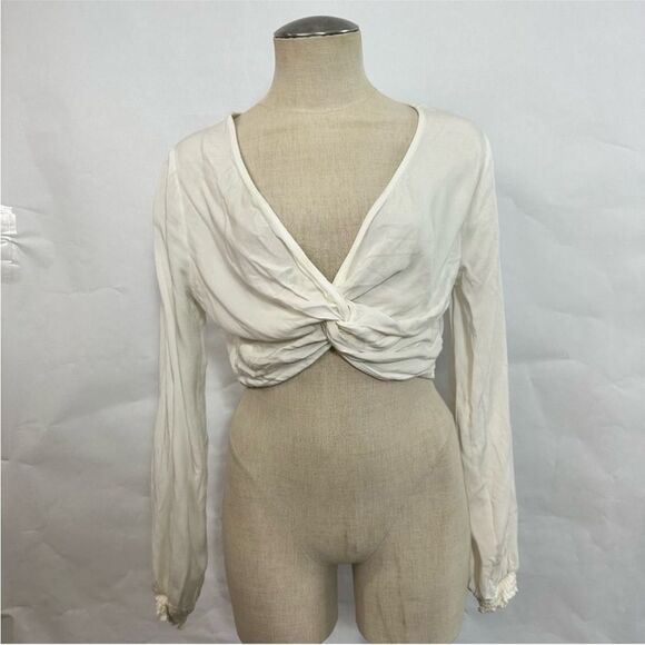 UO Twist Front Crop Top 030 - Picture 1 of 3